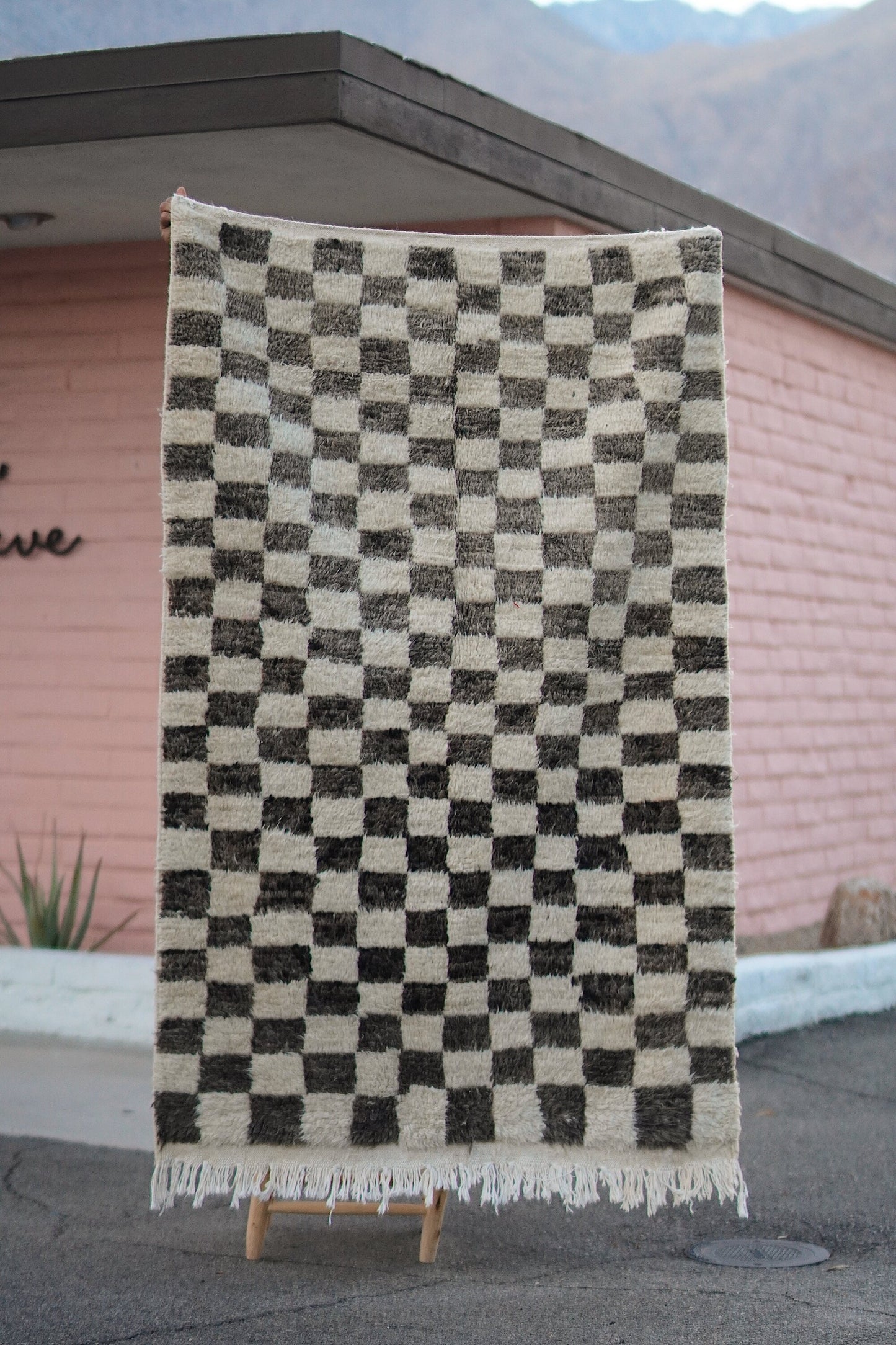 Gray and Cream Checkered Wool Boujad
