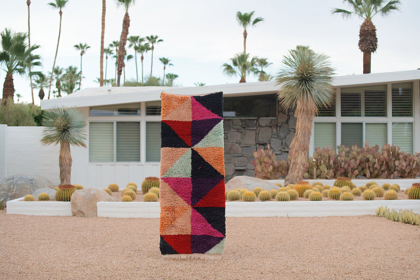 Soukie Modern Red w/ Others Wool Contemporary