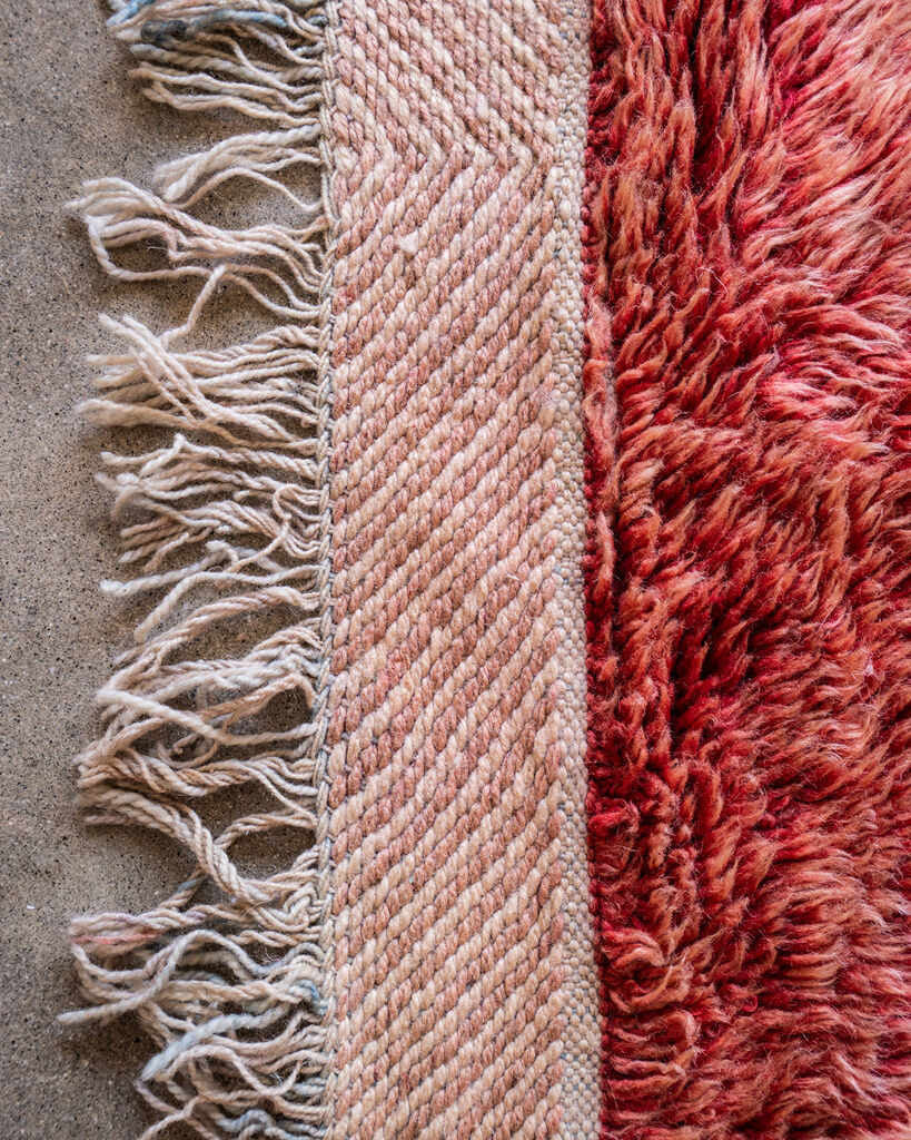 Soukie Modern Red w/ Others Wool Contemporary