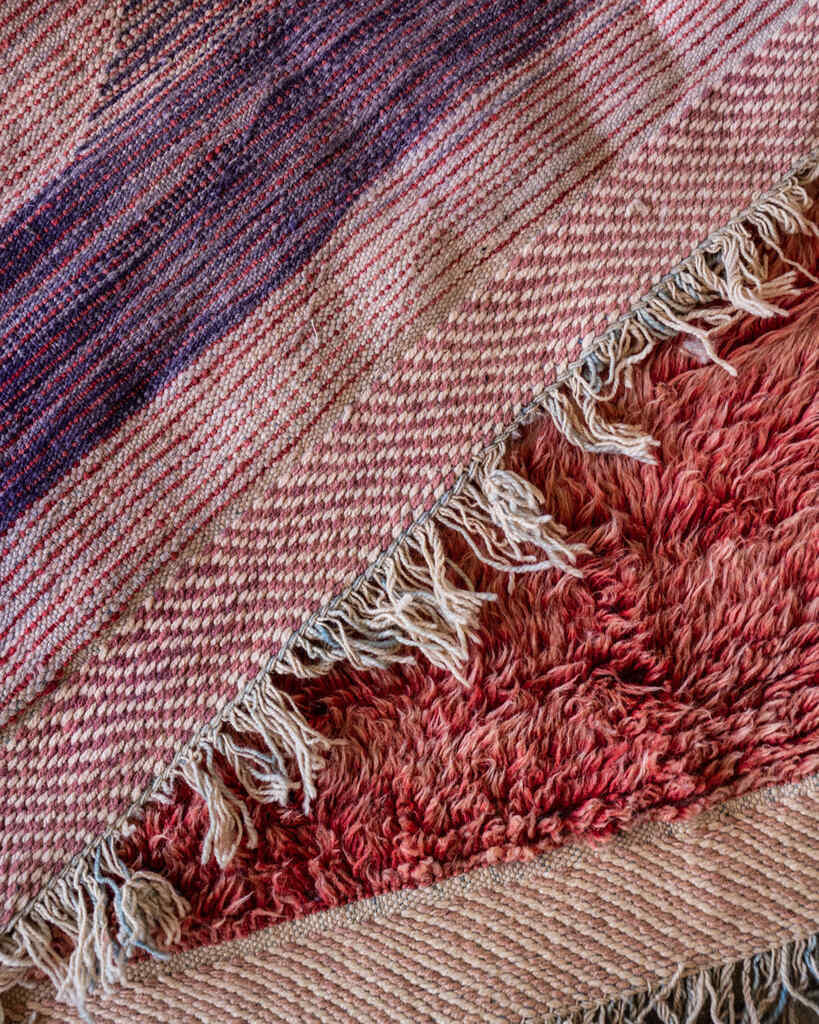 Soukie Modern Red w/ Others Wool Contemporary